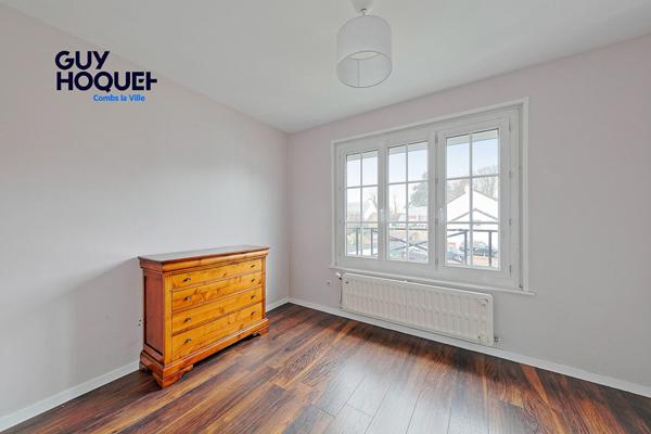 Vente : maison 7 pièces à COMBS LA VILLE avec double garage