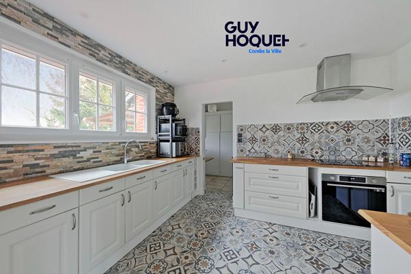 Vente : maison 7 pièces à COMBS LA VILLE avec double garage