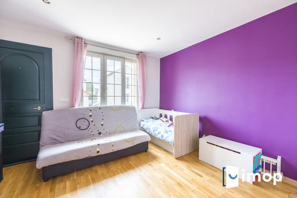 Belle maison avec extérieur