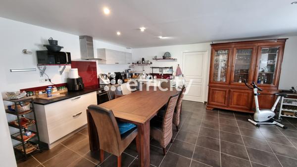 Maison 8 pièces - 235 m²