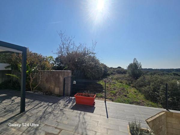 Villa de plain pied T5  de 84 m² + souplex habitable de 84 m² ; soit 168 m² sur 234 m² de terrain