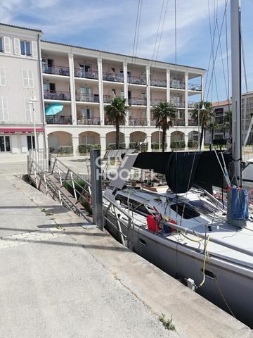 STUDIO 20 m² – VUE SUR LE PORT – ROCHEFORT