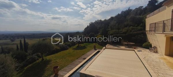 Maison de village de 196 m²