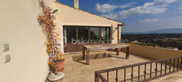 Maison de village de 196 m²