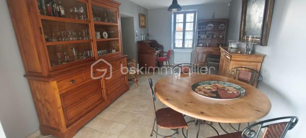 Maison de village de 196 m²