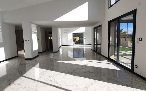 Maison à vendre    4 pièces •  Pézenas