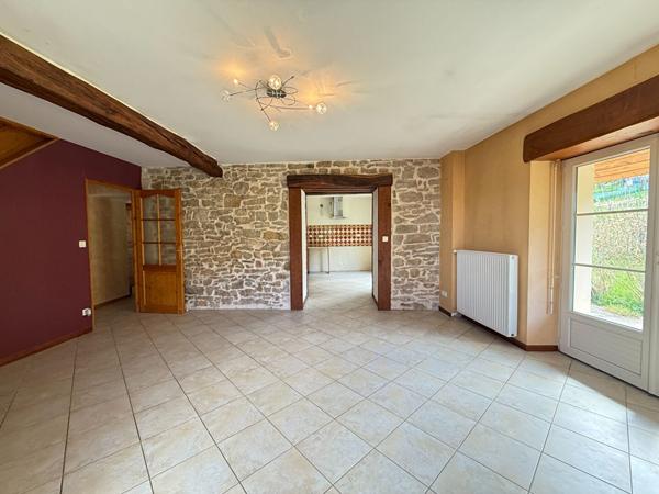 Maison Vernantois / 6 pièces / 4 chambres / garage.