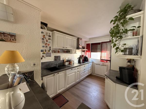 Appartement F4 à vendre  4 pièces - 73,89 m 2   ST JEAN DE LUZ  - 64
