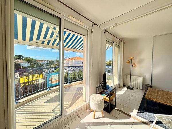APPARTEMENT à VAUX SUR MER