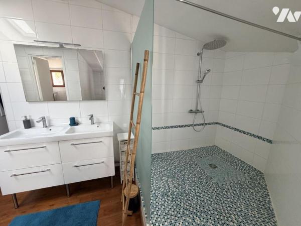 Maison d'habitation T.5 construite sur 3 niveaux