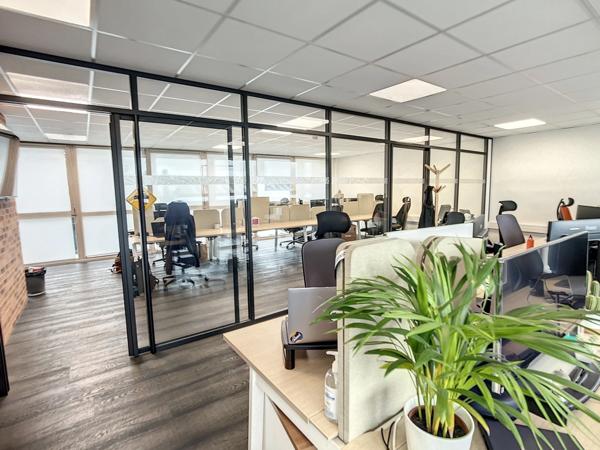 Local/bureau à vendre CHAMBERY (73) - bureaux + parking privés - spécial investisseur