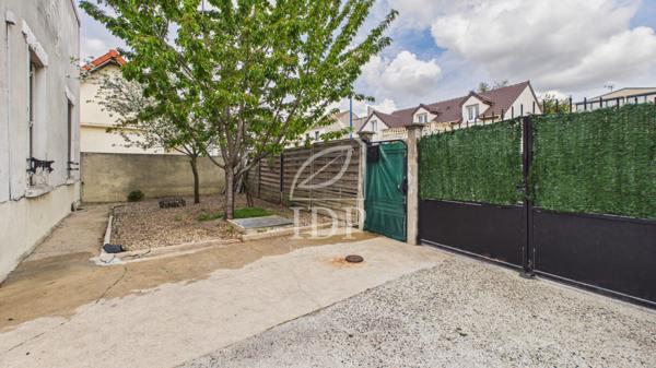 Drancy (93700) Fort potentiel en plein centre-ville – Maison avec terrain et dépendance