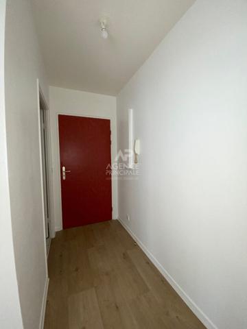 Appartement Cergy 1 pièce(s) 23.87 m2 Loyer 700 €/mois charges comprises **  - Référence  MG11261