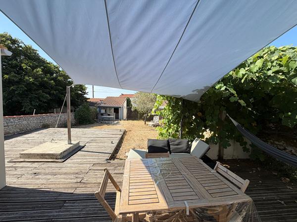 Maison familiale 4 pièces avec 2 garages à Port-des-Barques
