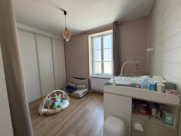 Maison familiale 4 pièces avec 2 garages à Port-des-Barques