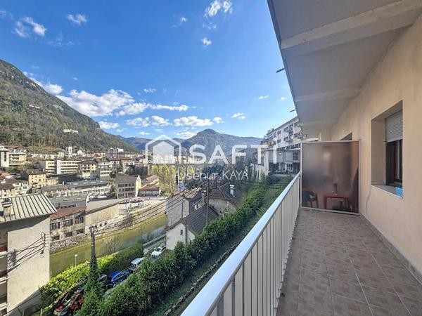Appartement lumineux avec balcon