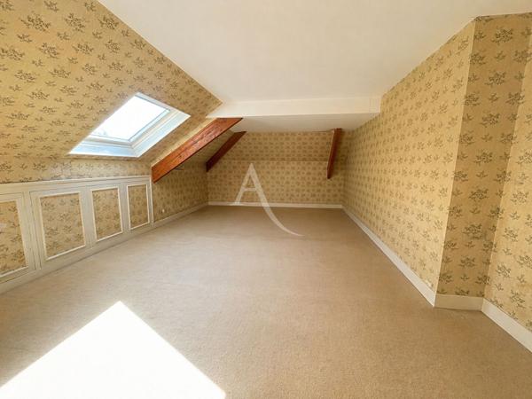 Maison Rochecorbon 10 pièce(s) 226 m2