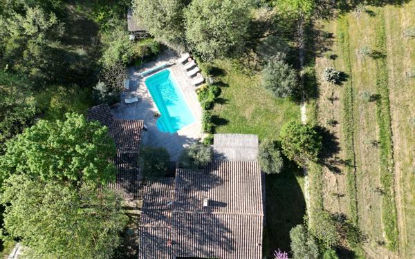 Maison à vendre    5 pièces •  Signes