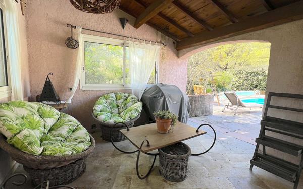 Maison à vendre    5 pièces •  Signes