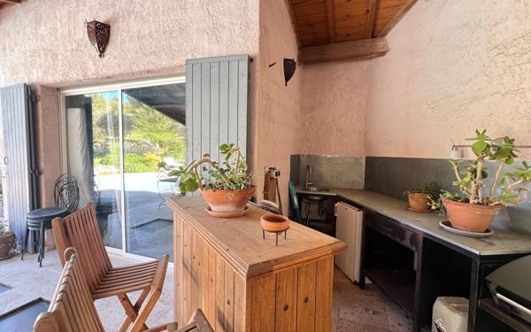 Maison à vendre    5 pièces •  Signes