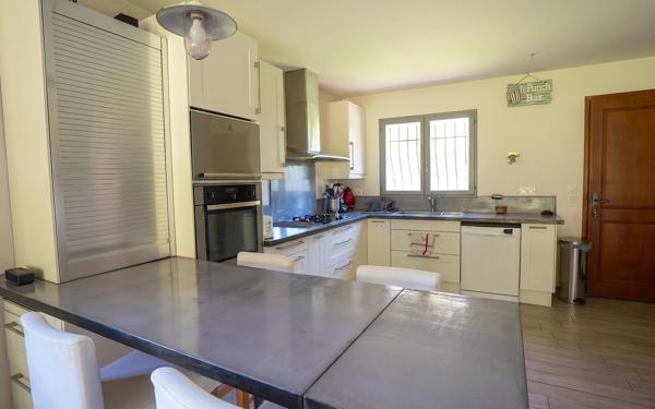 Maison à vendre    5 pièces •  Signes