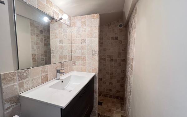 Maison à vendre    5 pièces •  Signes