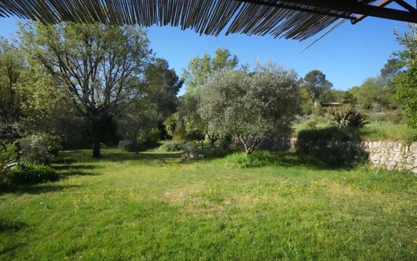 Maison à vendre    5 pièces •  Signes