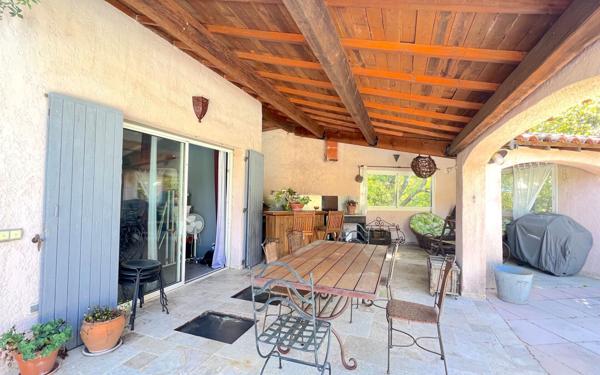 Maison à vendre    5 pièces •  Signes