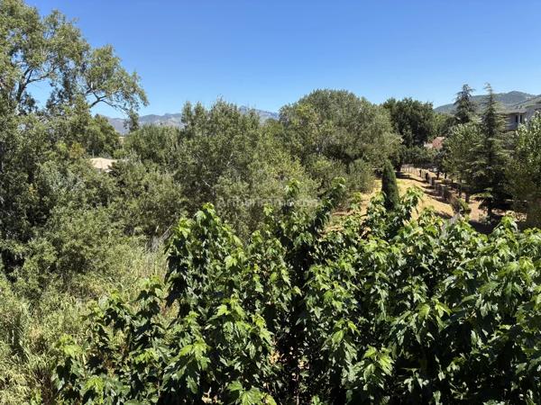 Vente                                                      Appartement
                        
                     3 pièces                      68 m2                     à Aubagne