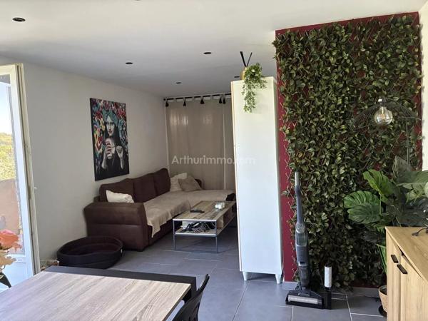 Vente                                                      Appartement
                        
                     3 pièces                      68 m2                     à Aubagne