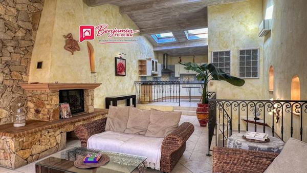 Maison Frejus 4 pièce(s) 110 m2 + double GARAGE - salon / cuisine, 3 chambres, 2 WC, salle d'eau