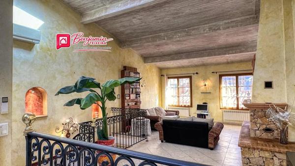 Maison Frejus 4 pièce(s) 110 m2 + double GARAGE - salon / cuisine, 3 chambres, 2 WC, salle d'eau