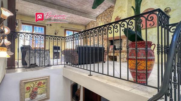 Maison Frejus 4 pièce(s) 110 m2 + double GARAGE - salon / cuisine, 3 chambres, 2 WC, salle d'eau