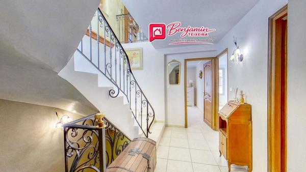 Maison Frejus 4 pièce(s) 110 m2 + double GARAGE - salon / cuisine, 3 chambres, 2 WC, salle d'eau