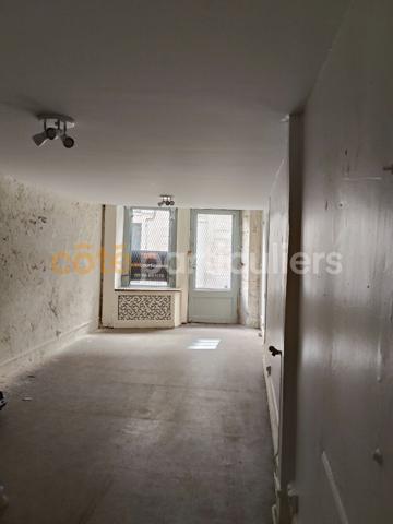 Vente
                Local commercial25,16 m² - 1 Pièce -
                    LA ROCHELLE (17000)