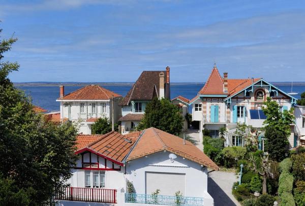 Dernier étage avec rooftop, vue Bassin et plage à pied