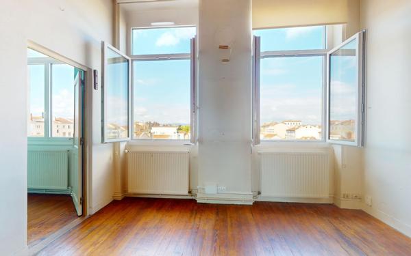 Appartement à vendre    2 pièces • 66,71 m2 Lyon 4