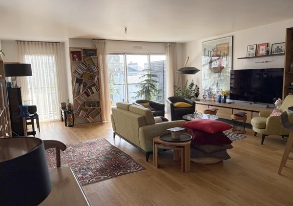 Bel appartement T4 de 106.46 m² avec balcons et garage dans une résidence de standing récente au calme d'une impasse