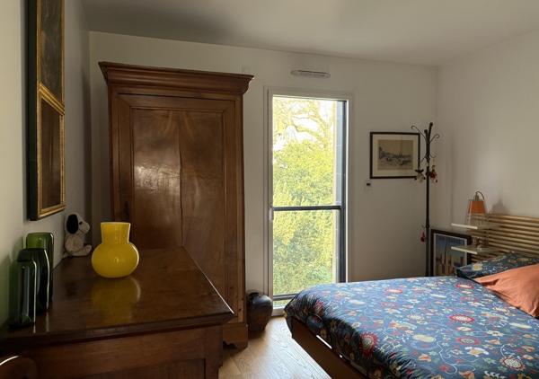 Bel appartement T4 de 106.46 m² avec balcons et garage dans une résidence de standing récente au calme d'une impasse