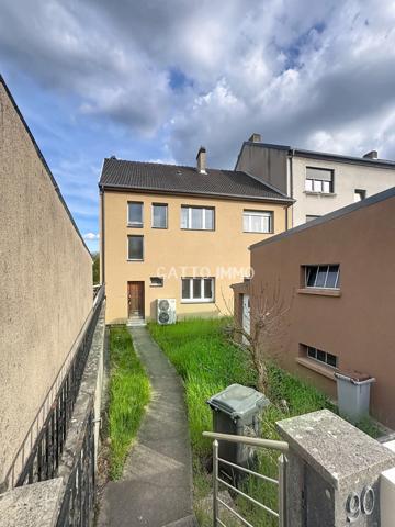 Creutzwald (57150) CREUTZWALD Immeuble de caractère avec fort potentiel