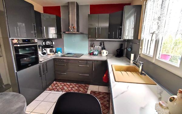 Maison à vendre    5 pièces •  Saint-André-de-Roquelongue