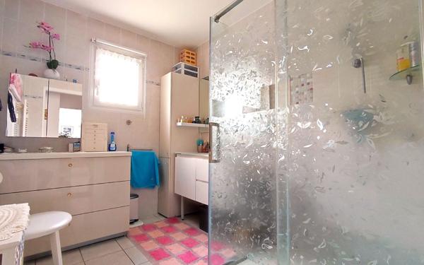 Maison à vendre    5 pièces •  Saint-André-de-Roquelongue