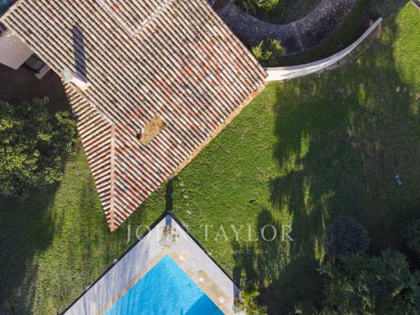 La Seyne-sur-Mer – Villa d’architecte rénovée par Maurice Sauzet avec piscine