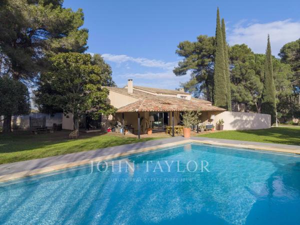La Seyne-sur-Mer – Villa d’architecte rénovée par Maurice Sauzet avec piscine