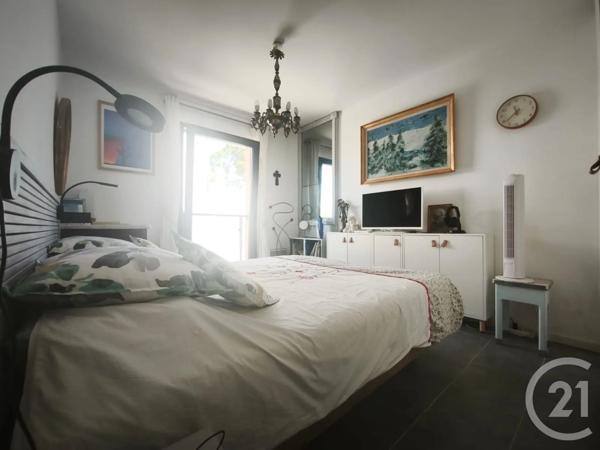 Appartement T3 à vendre  3 pièces - 83,80 m 2   LA CIOTAT  - 13