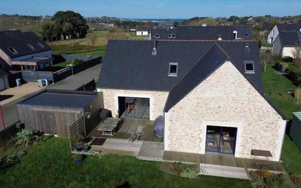 Maison à vendre    6 pièces •  Plestin-les-Grèves