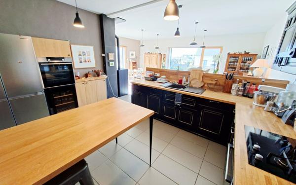 Maison à vendre    6 pièces •  Plestin-les-Grèves