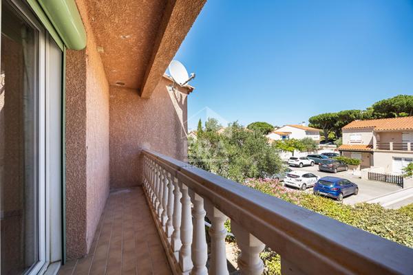 Sainte Marie la Mer secteur plage : Maison 5 pièces avec grand garage à vendre