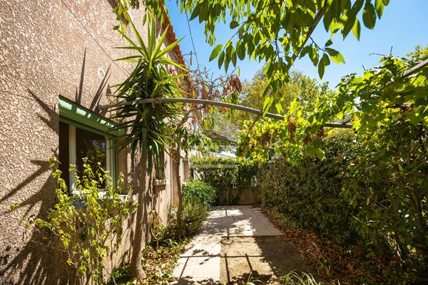Sainte Marie la Mer secteur plage : Maison 5 pièces avec grand garage à vendre