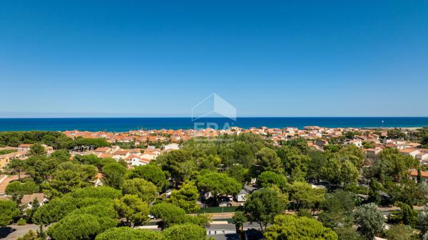 Sainte Marie la Mer secteur plage : Maison 5 pièces avec grand garage à vendre